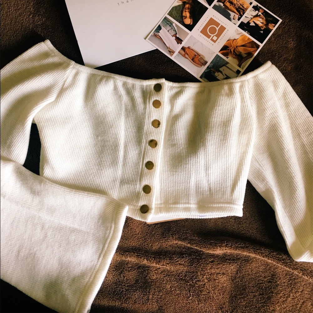 Long sleeve white crop top from Sabo Skirt